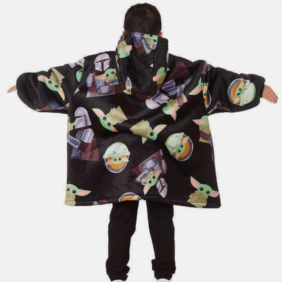 STAR WARS YOUTH OVERSIZED PLUSH HOODIE BLANKET YODA BOBA FETT MANDALORIAN - Picture 2 of 5